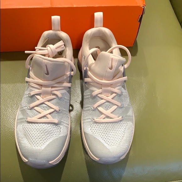 W NIKE METCON FLYKNIT 3 MTLC mate silver/guava ice - Picture 6 of 10